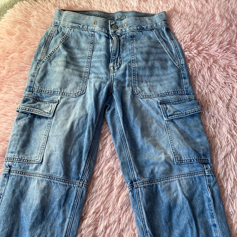 American Eagle light denim cargo joggers